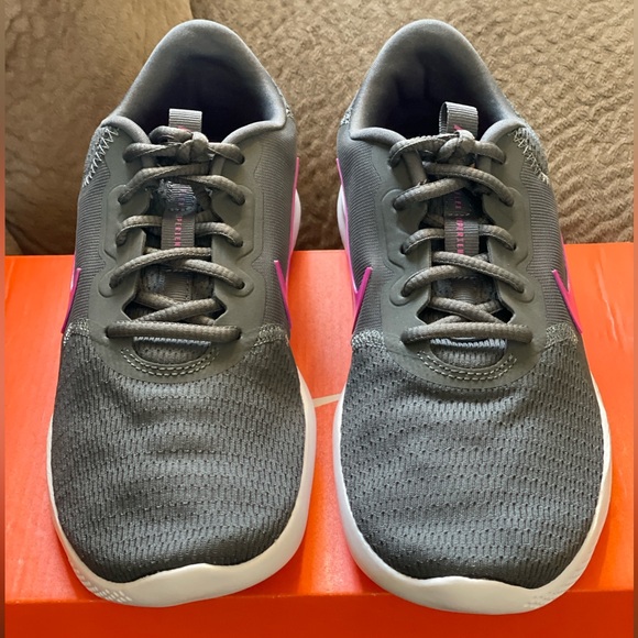 Nike Running Shoes in Grey / Pink, ‘Flex Experience RN9’ — Women’s Size 6.5 - Picture 13 of 16